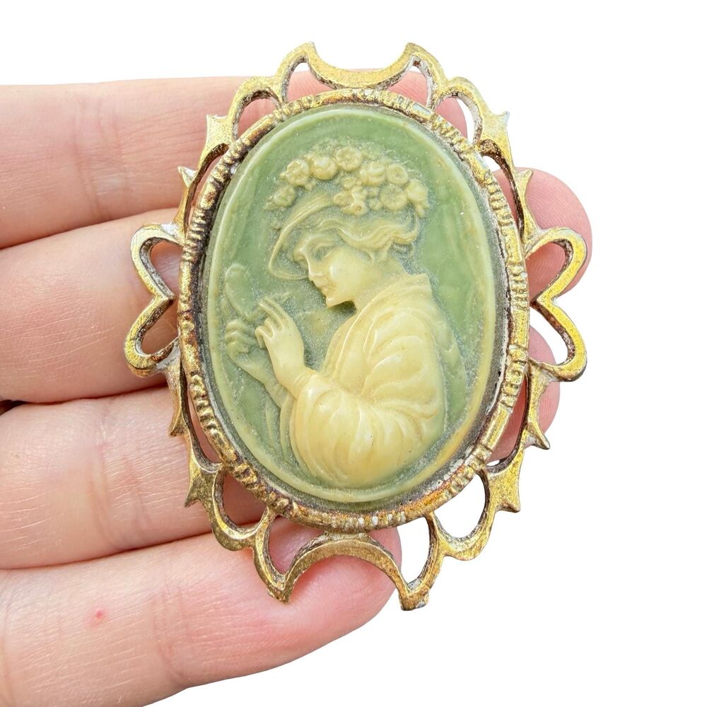 Vintage Green Gray Cameo Lady w Mirror Twist Oval Brooch Pin
